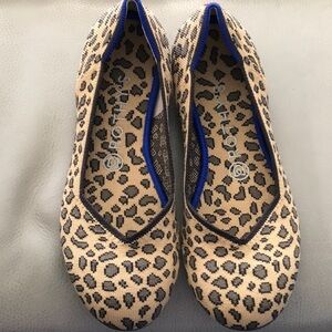 8 ROTHY'S  Flat Round Toe Shoe Women's beige and flack animal print (leopard)
